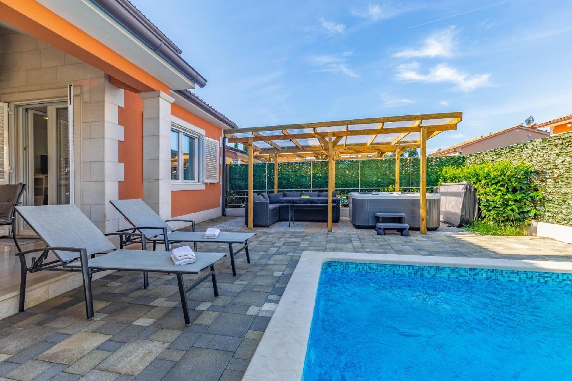 Villas Lotus With Pool And Jacuzzi PUY Eksteriør bilde