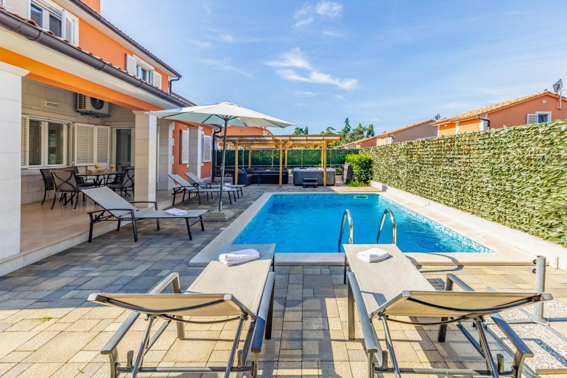 Villas Lotus With Pool And Jacuzzi PUY Eksteriør bilde