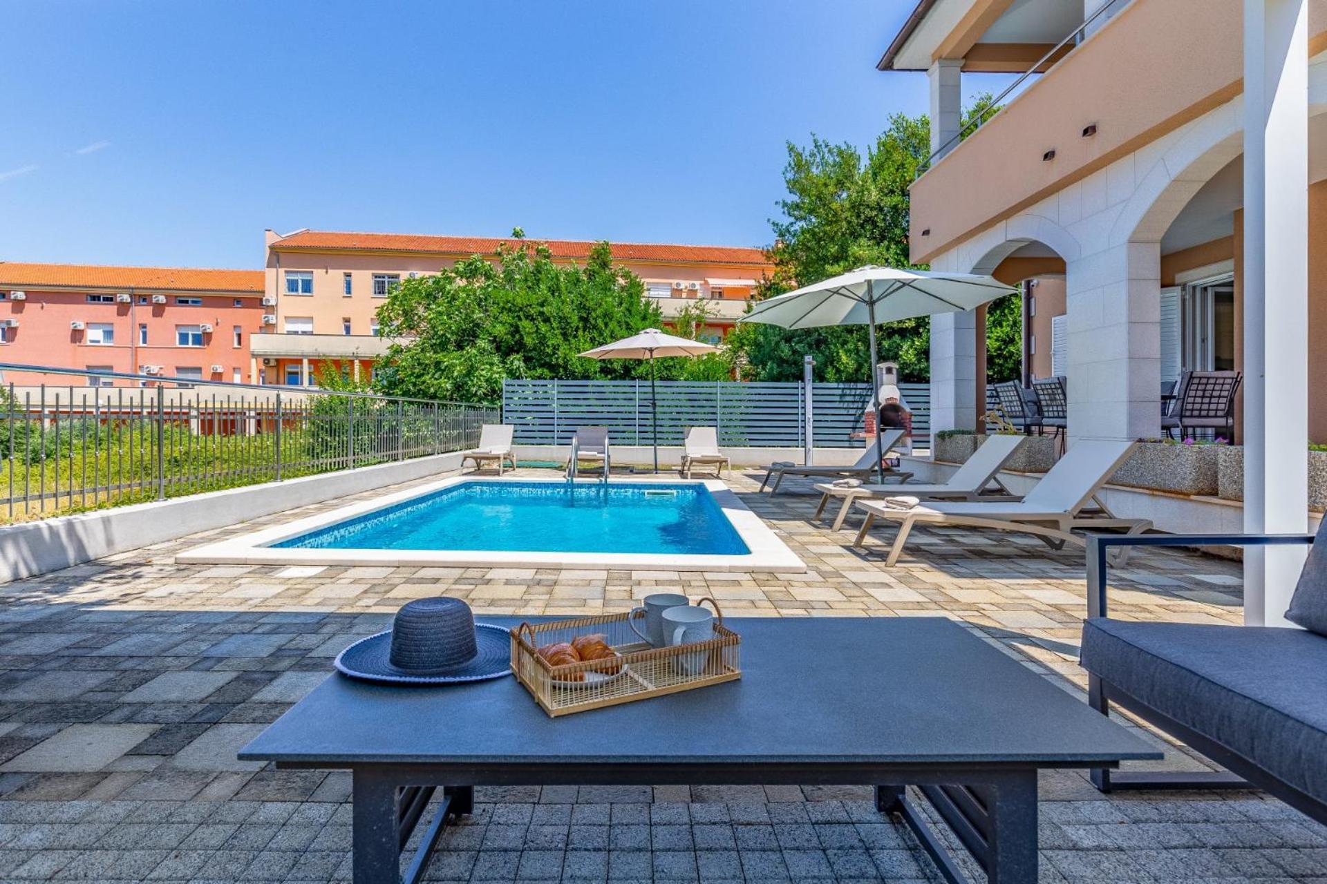 Villas Lotus With Pool And Jacuzzi PUY Eksteriør bilde