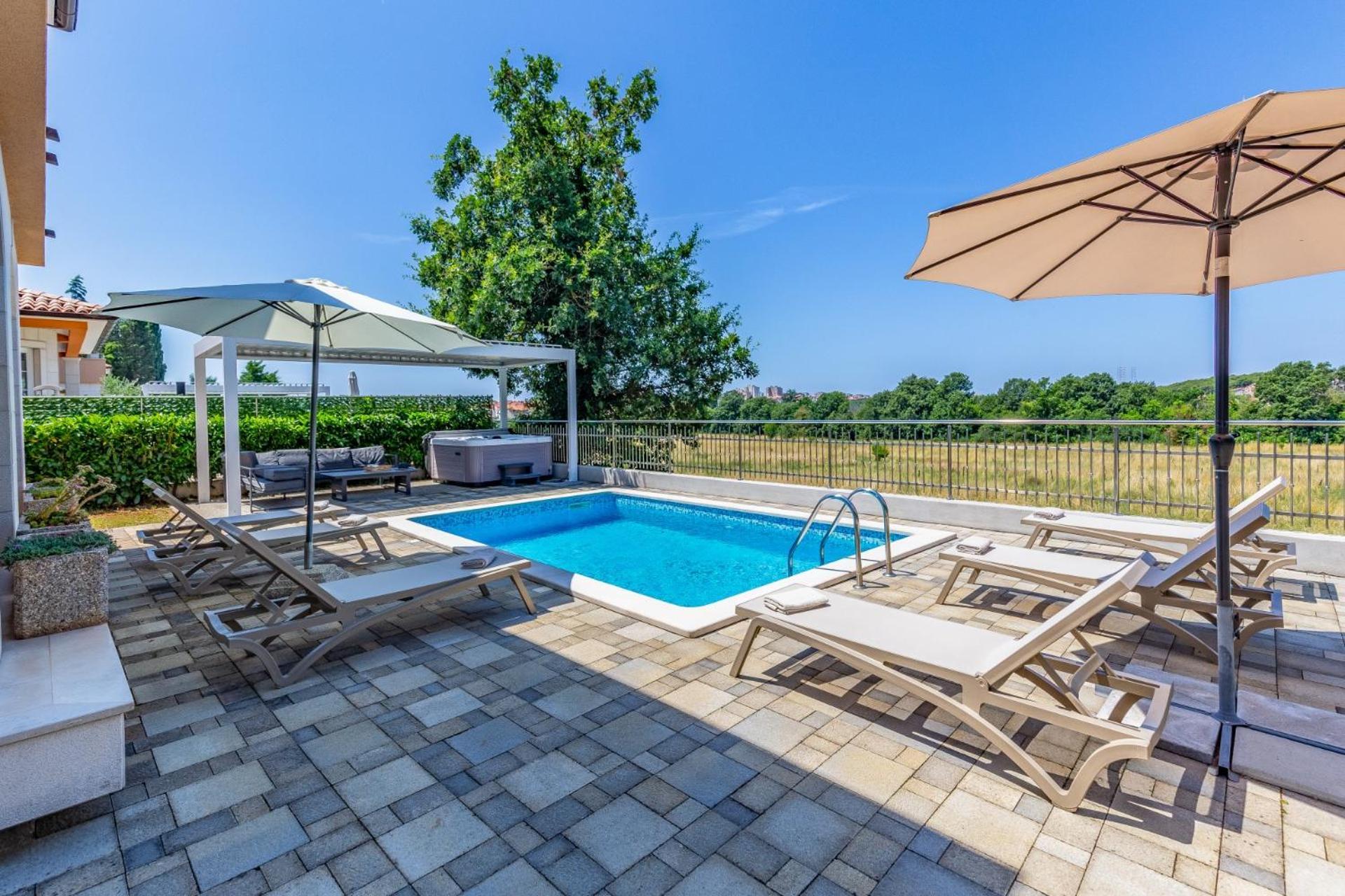 Villas Lotus With Pool And Jacuzzi PUY Eksteriør bilde