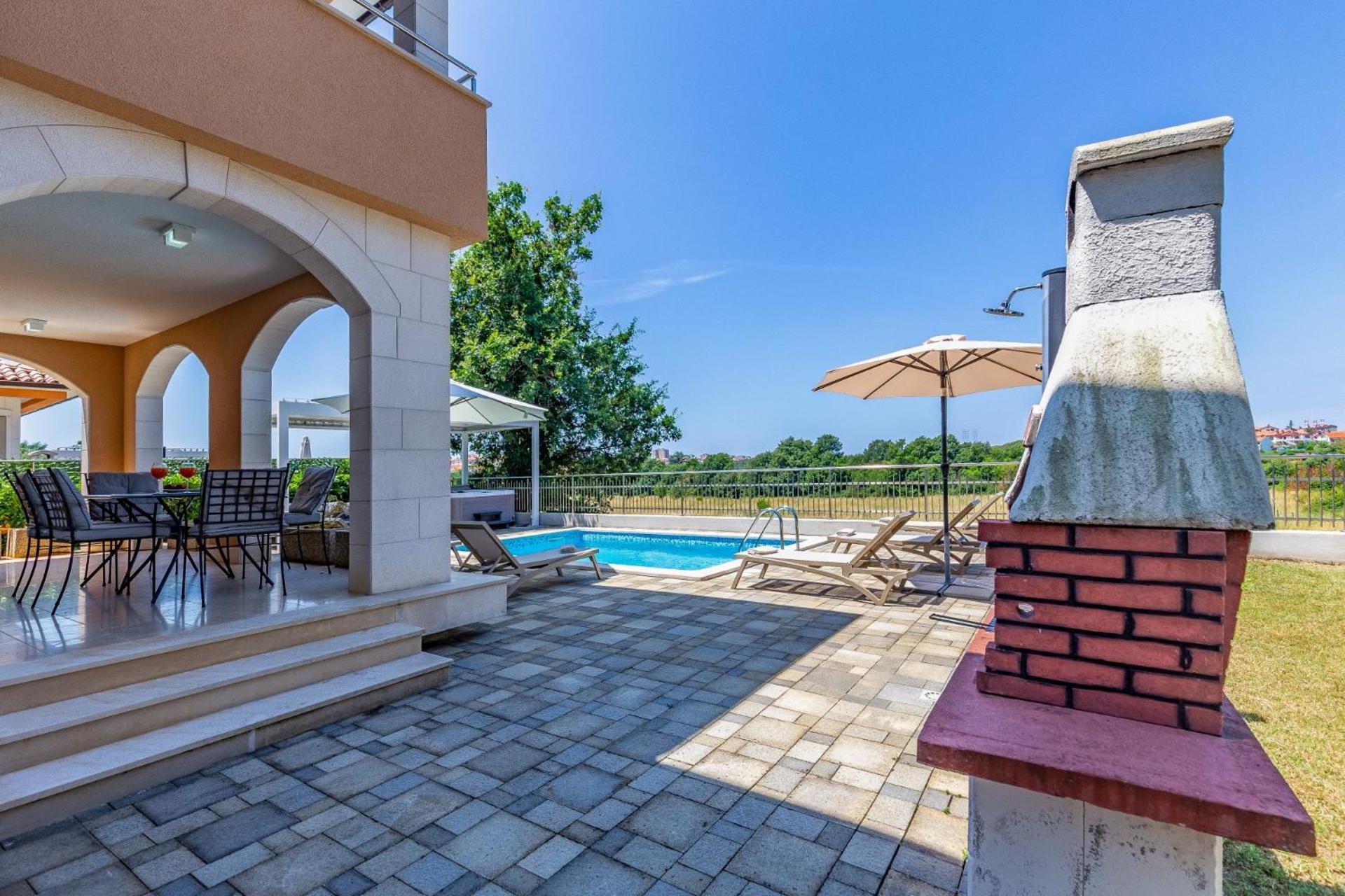 Villas Lotus With Pool And Jacuzzi PUY Eksteriør bilde