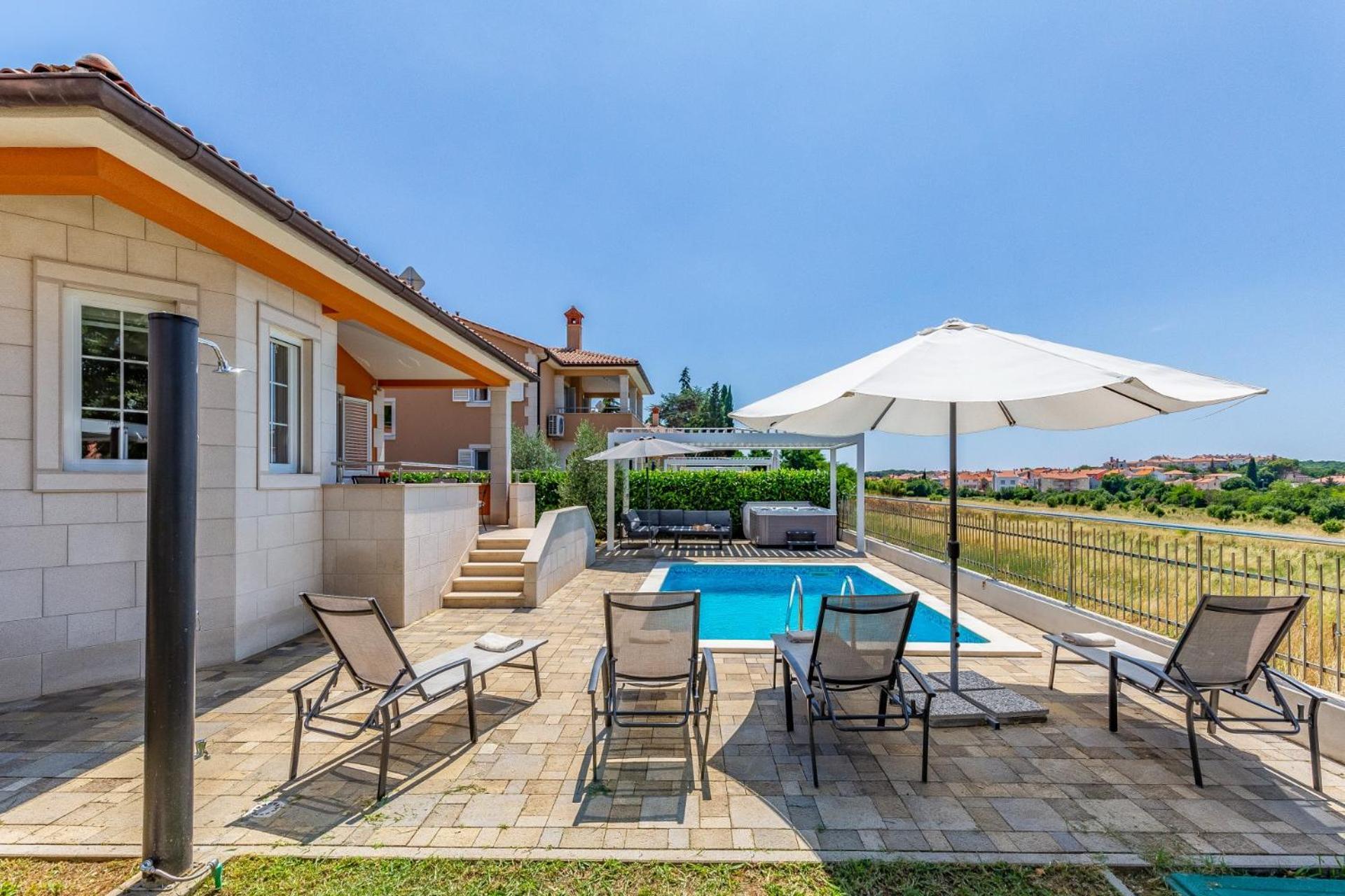 Villas Lotus With Pool And Jacuzzi PUY Eksteriør bilde
